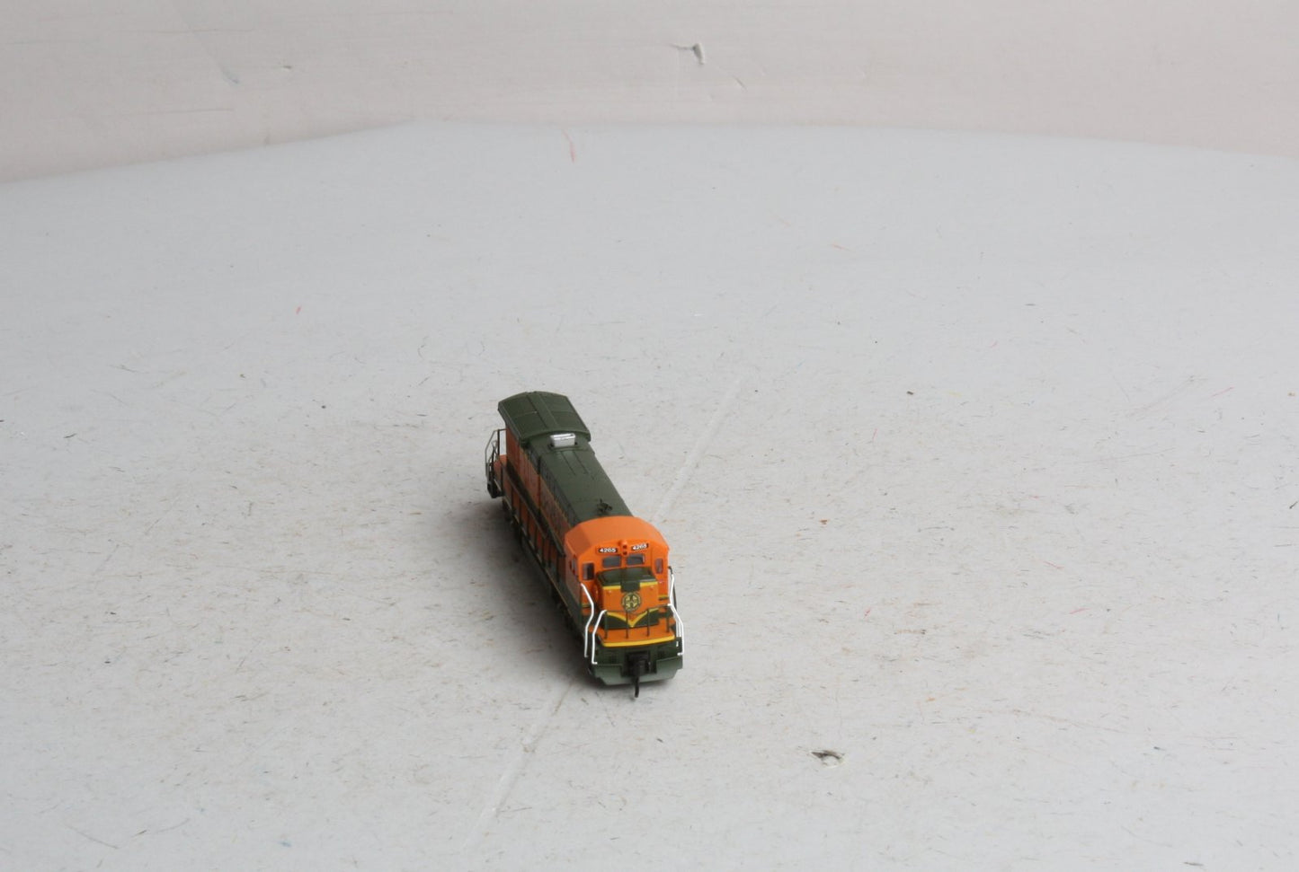 Atlas 49710 N BNSF B23-7 Diesel Locomotive Standard DC #4265