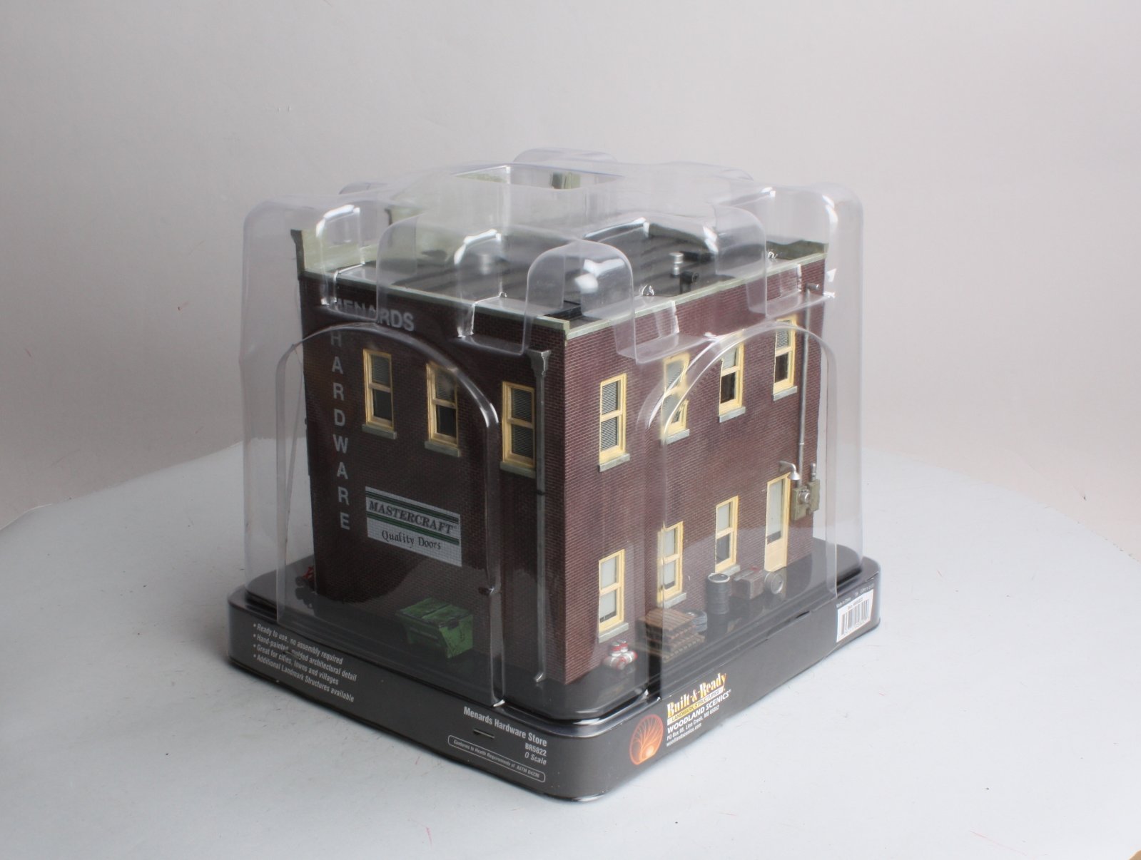 Woodland Scenics BR5822 O Built-&-Ready Menards Hardware Store Building