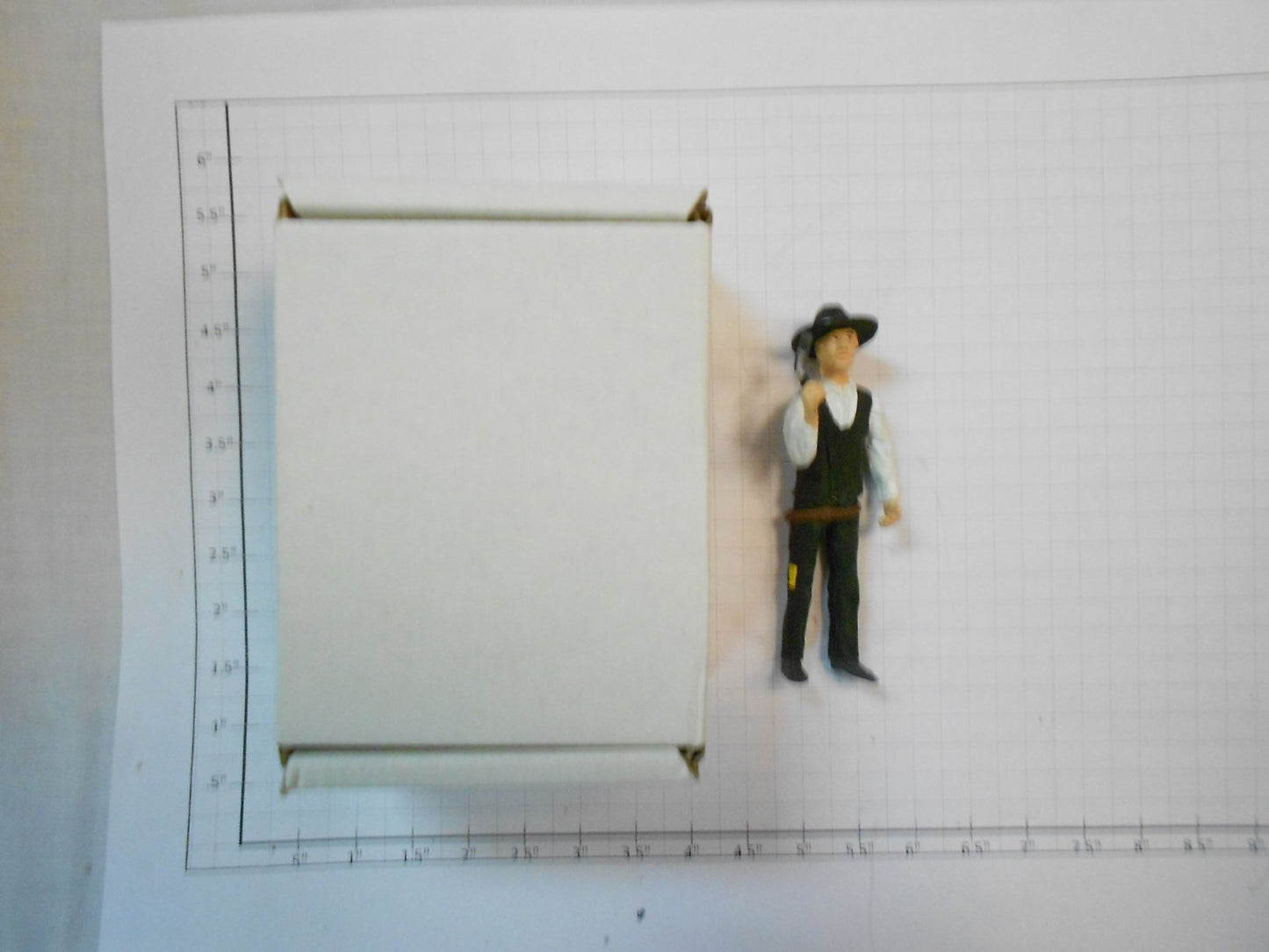 Taura Figures 13.25 White Metal Carpenter With Hammer Figure