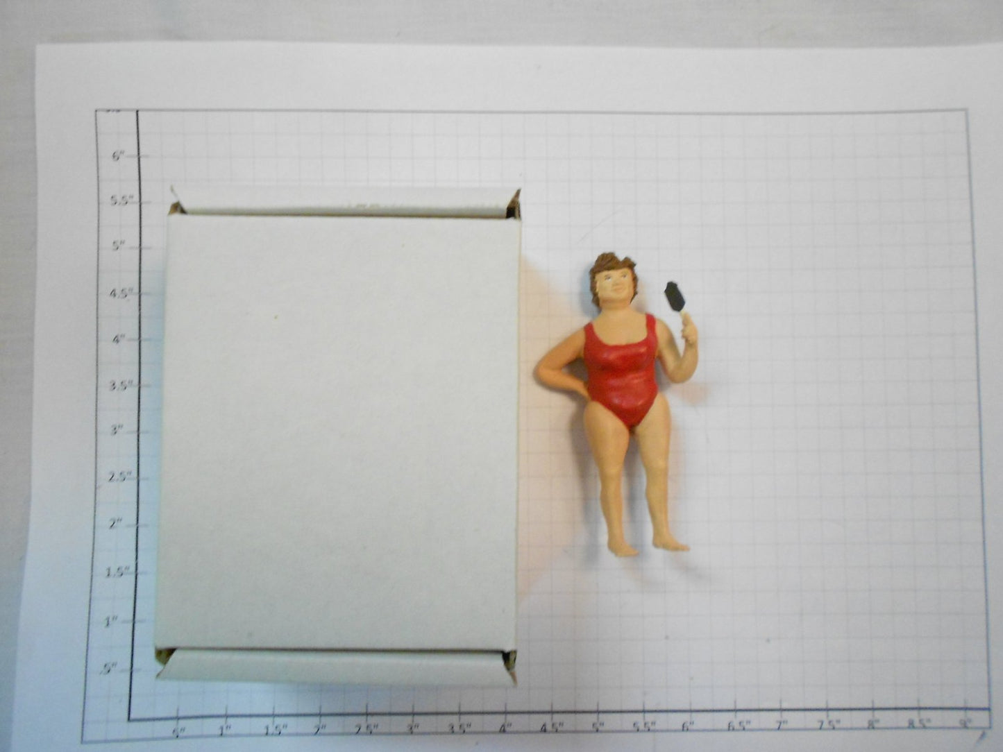Taura Figures 10.06 White Metal Fat Women On Beach Figure