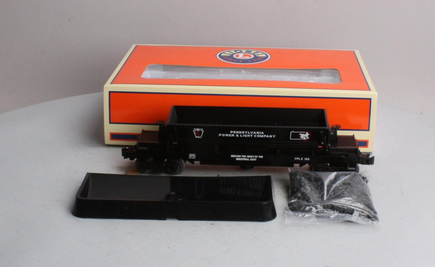 Lionel 6-36897 Pennsylvania Power and Light Coal Dump Car