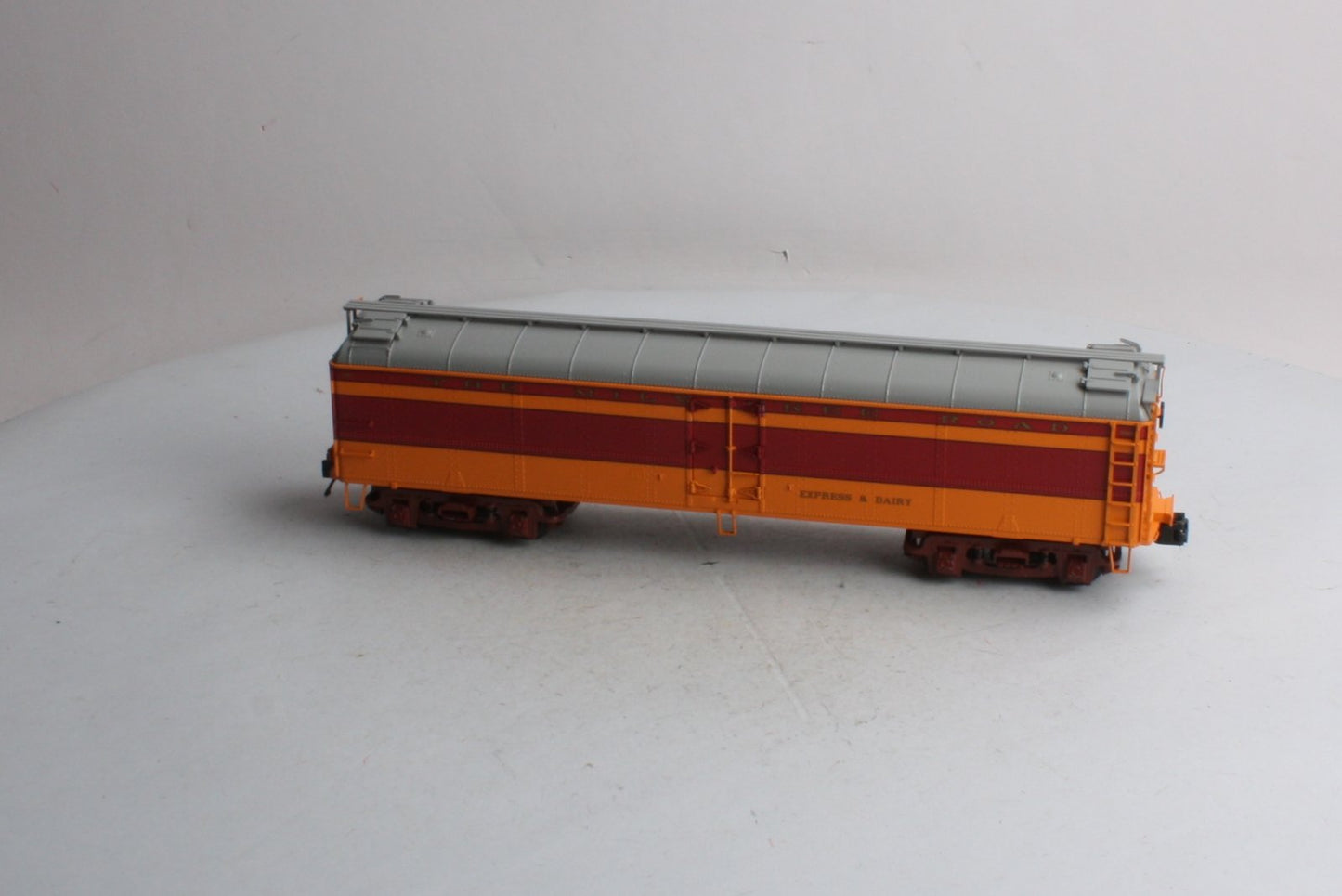 MTH 20-94179 Milwaukee Road/Hiawatha R50B Express Reefer Car