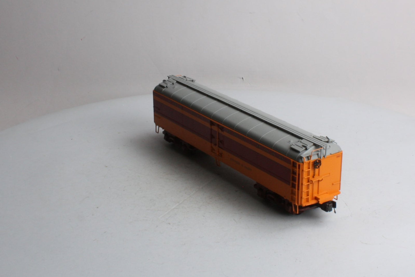 MTH 20-94179 Milwaukee Road/Hiawatha R50B Express Reefer Car