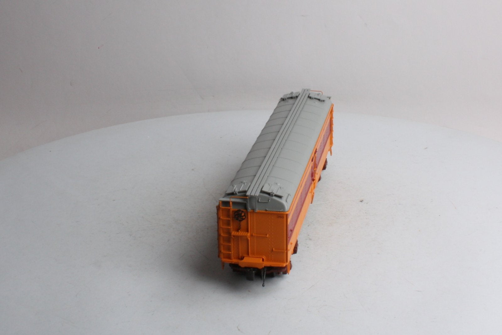 MTH 20-94179 Milwaukee Road/Hiawatha R50B Express Reefer Car
