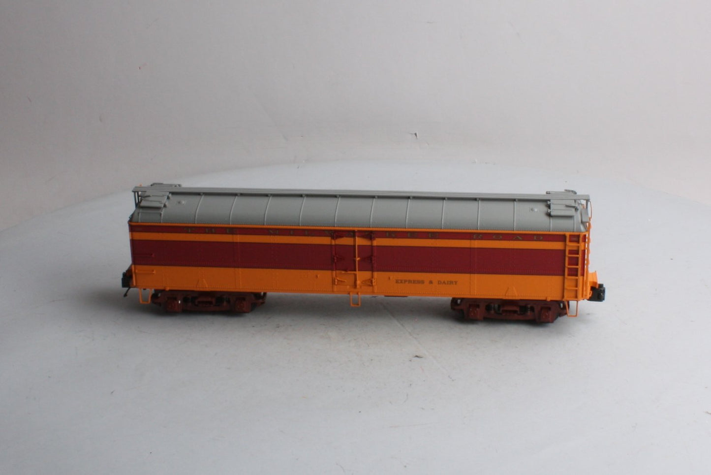 MTH 20-94179 Milwaukee Road/Hiawatha R50B Express Reefer Car