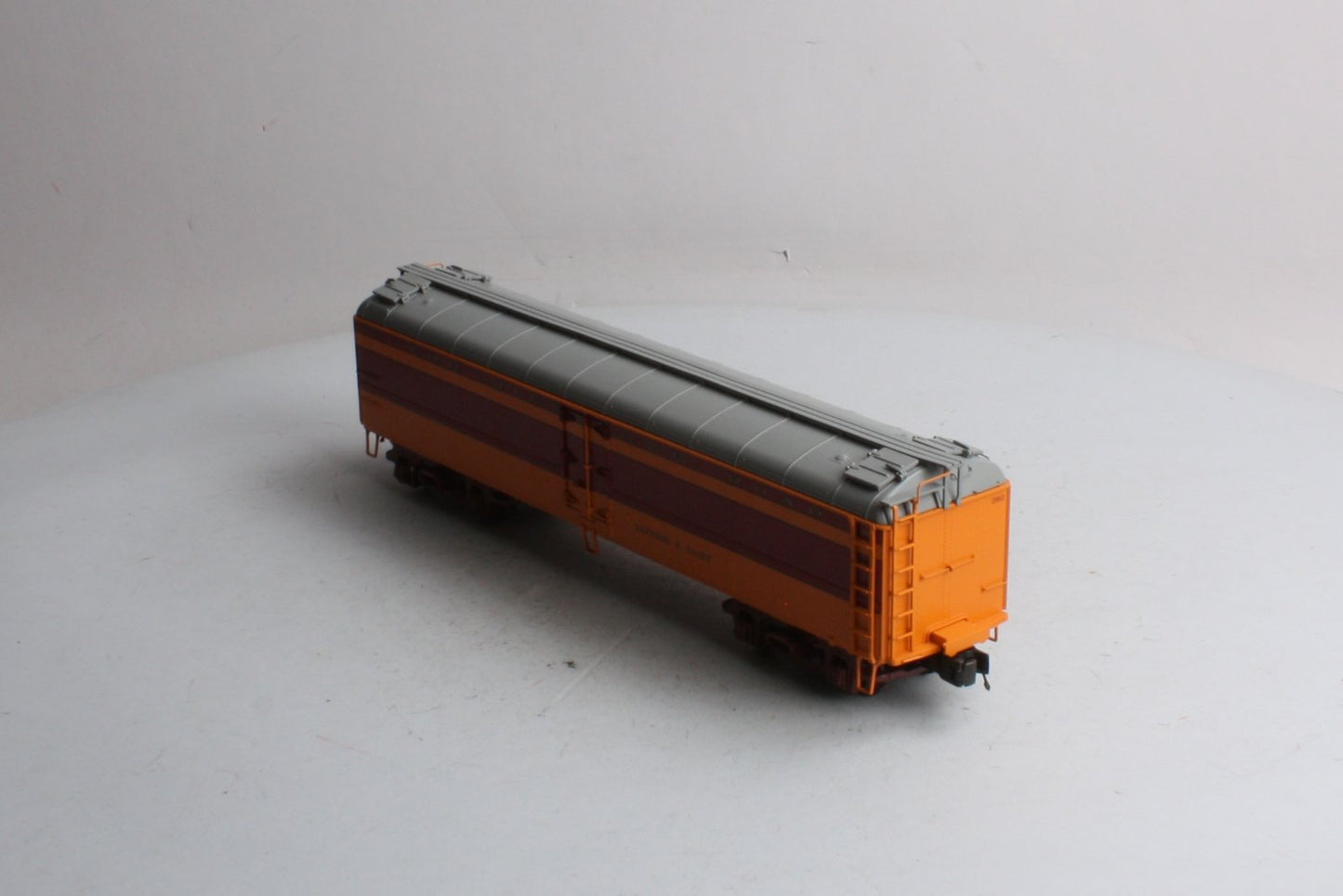 MTH 20-94179 Milwaukee Road/Hiawatha R50B Express Reefer Car