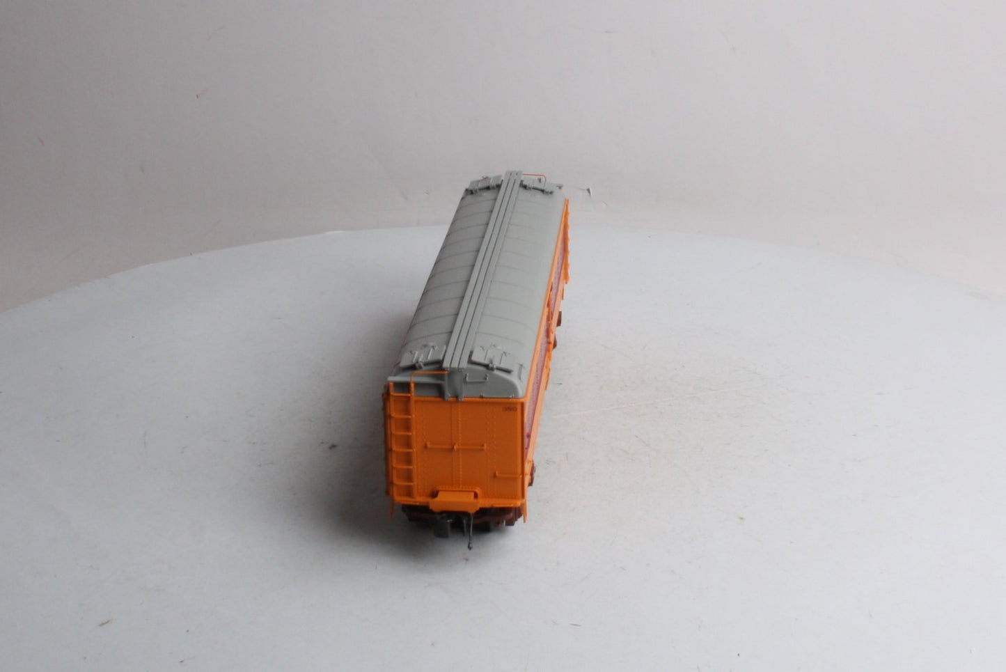 MTH 20-94179 Milwaukee Road/Hiawatha R50B Express Reefer Car