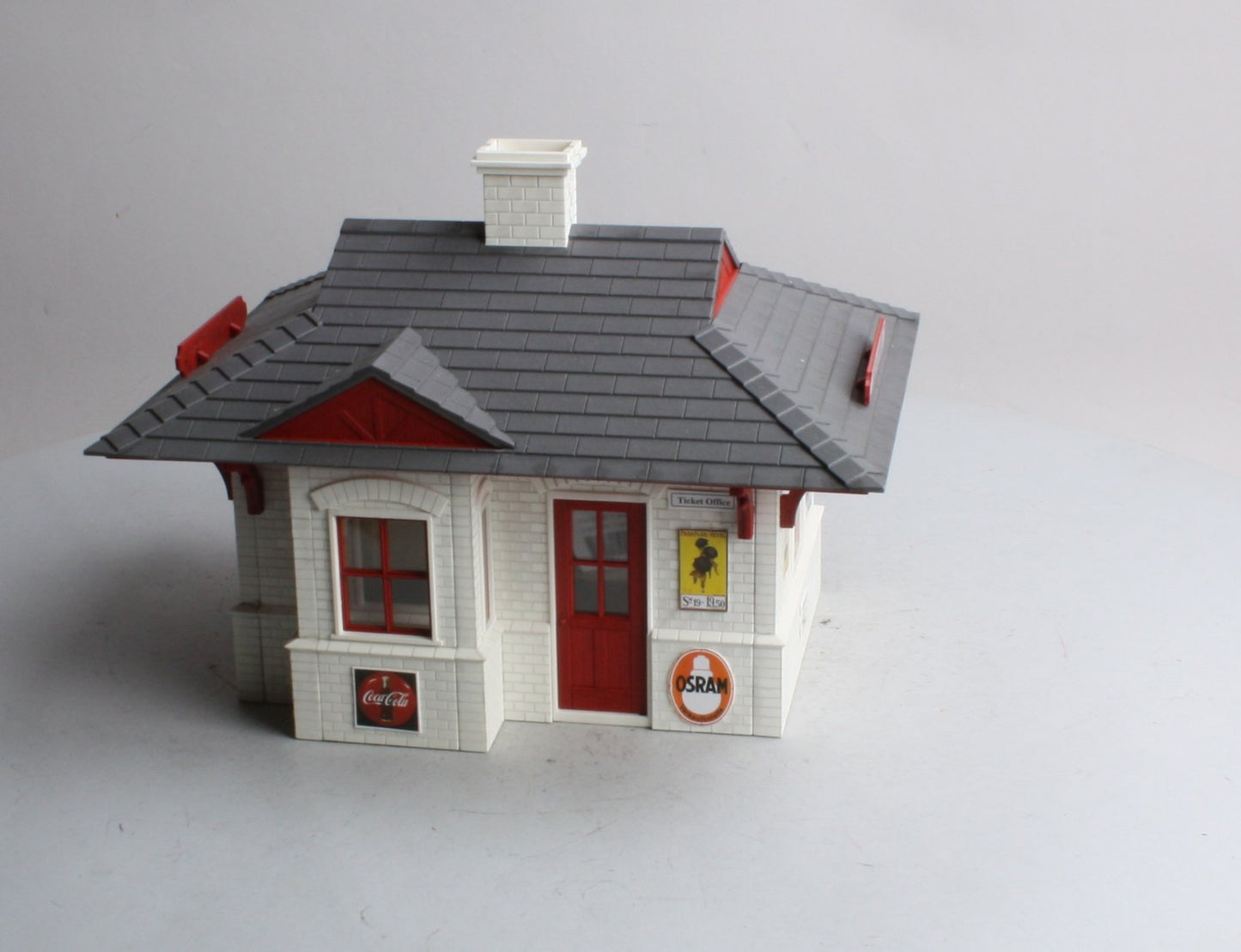 Piko 62228 G Scale Bahnhof Red River Station Kit