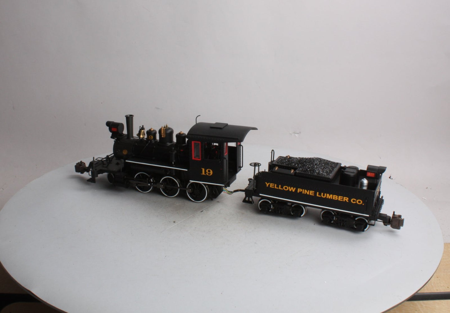 Bachmann 91556 G Yellow Pine Lumber 2-6-0 Steam Loco. & Tender