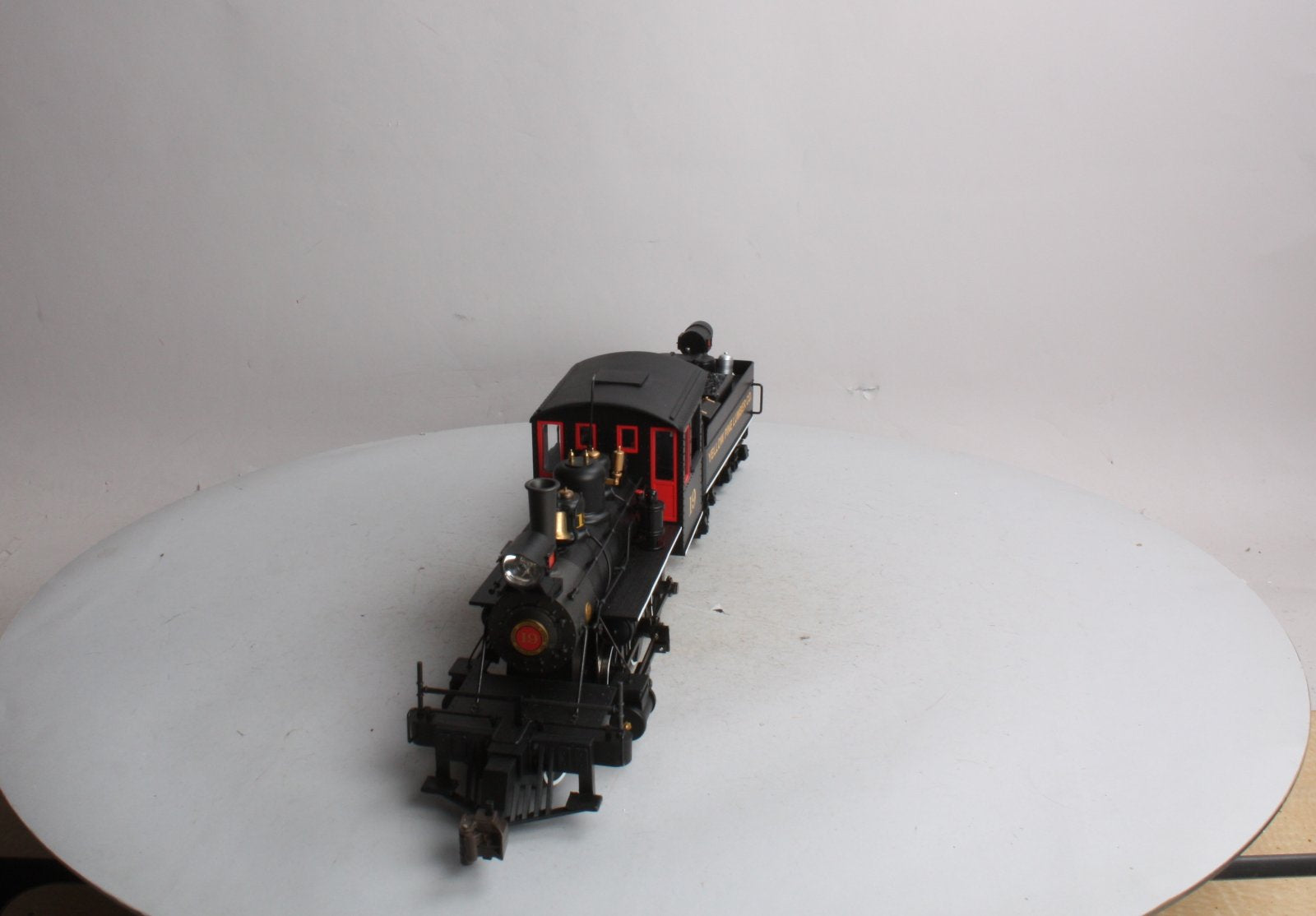 Bachmann 91556 G Yellow Pine Lumber 2-6-0 Steam Loco. & Tender