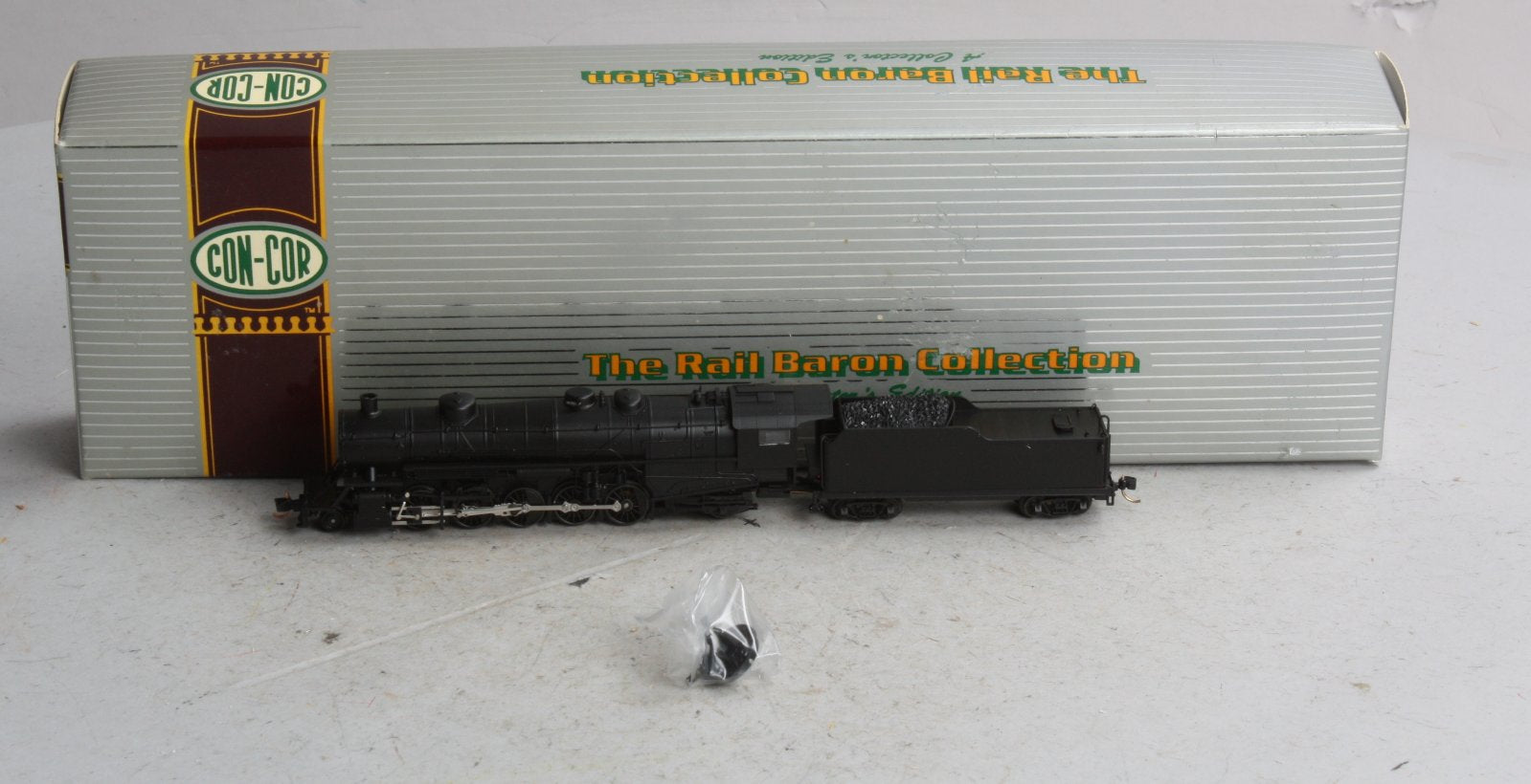 Con-Cor 0001-003900 N Undecorated USRA Heavy 2-10-2 Steam Loco & Tender