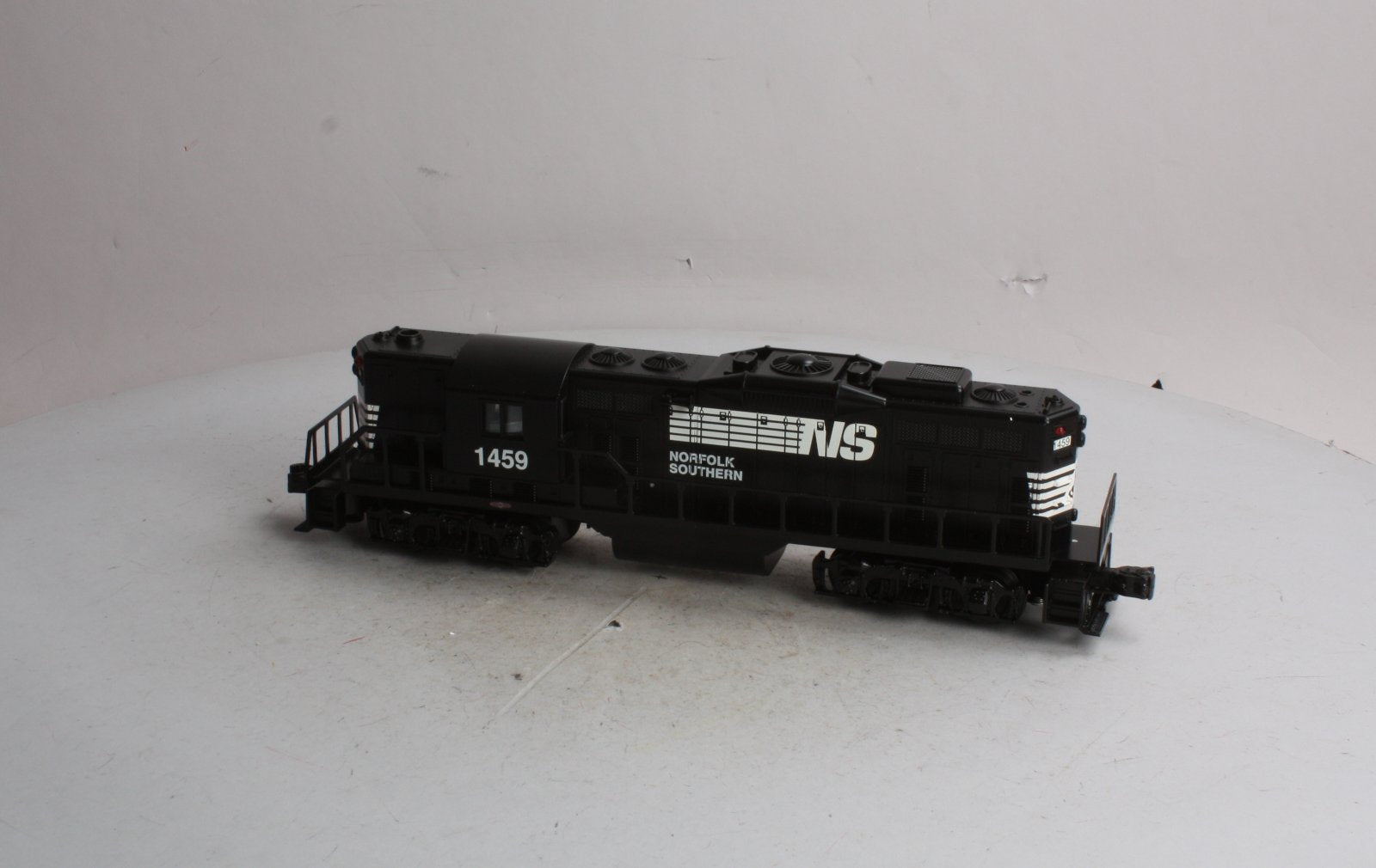 Williams 21415 Norfolk Southern GP9 Powered Diesel Locomotive