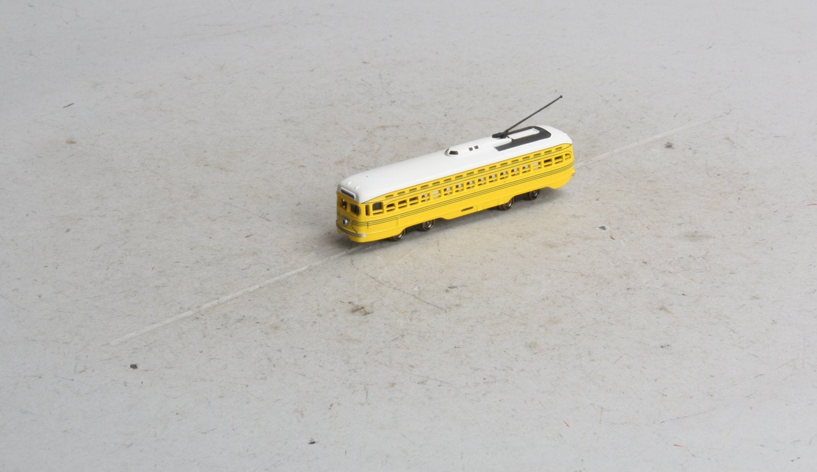 Bachmann 62991 N Scale Cincinnati PCC Trolley