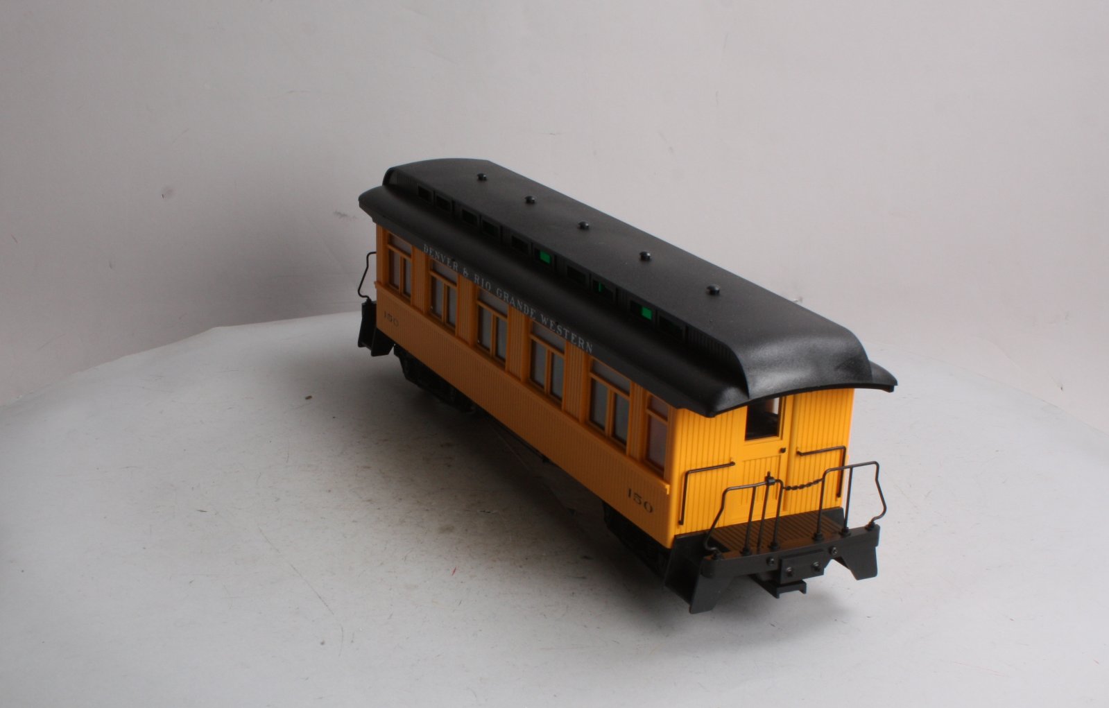 Hartland 06217 G Scale Denver & Rio Grande Western Long Passenger Coach