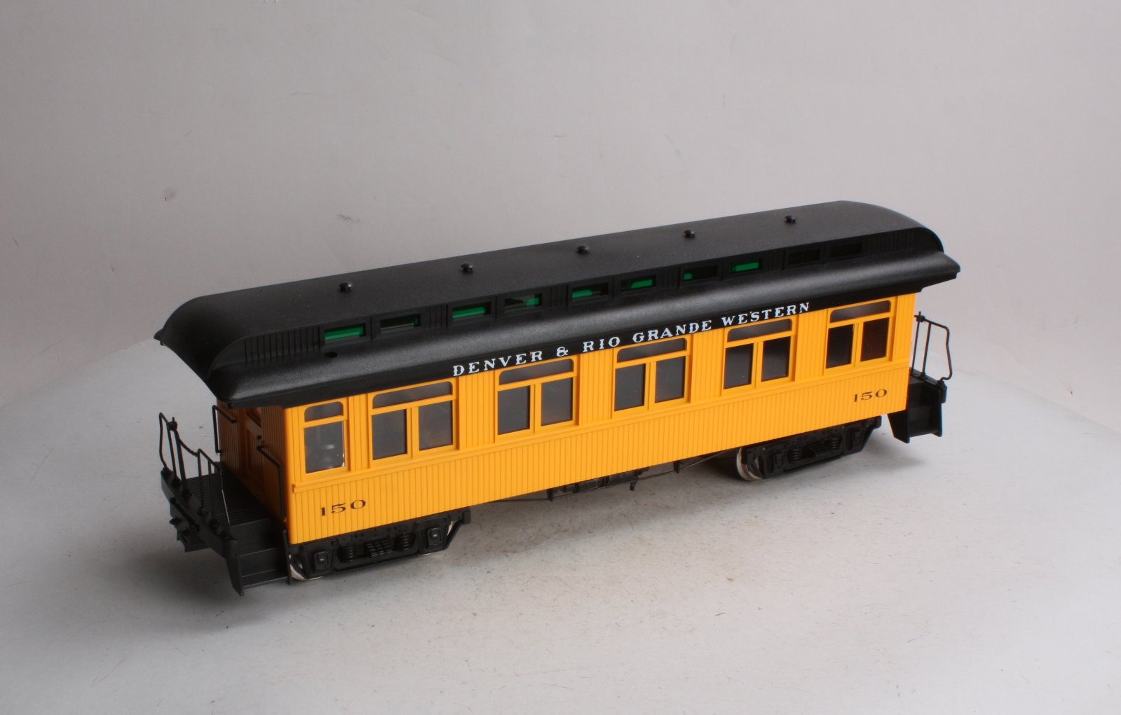 Hartland 06217 G Scale Denver & Rio Grande Western Long Passenger Coach