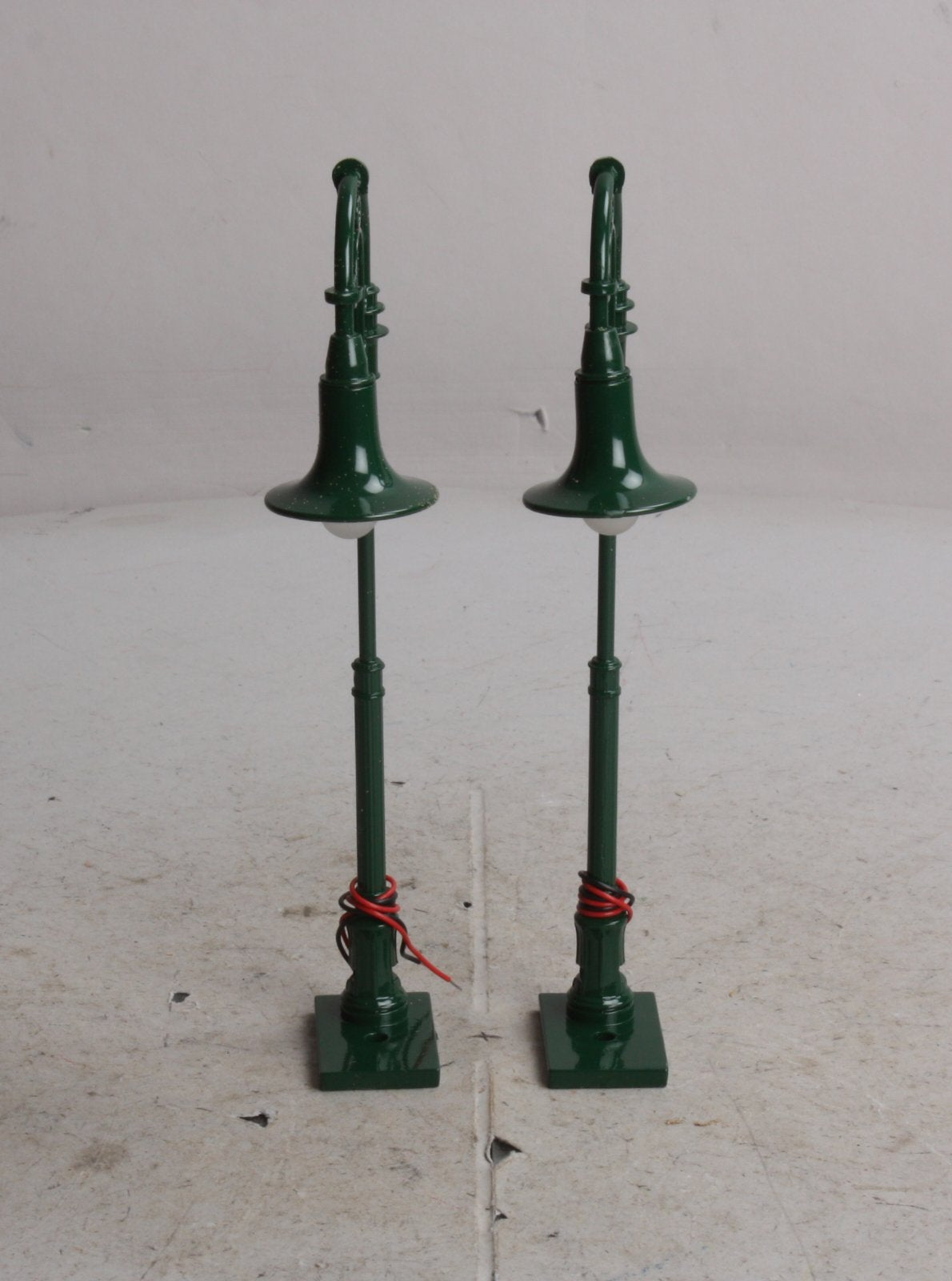 Lionel 6-14119 Green Mainline Gooseneck Street Lamps (Box of 2)