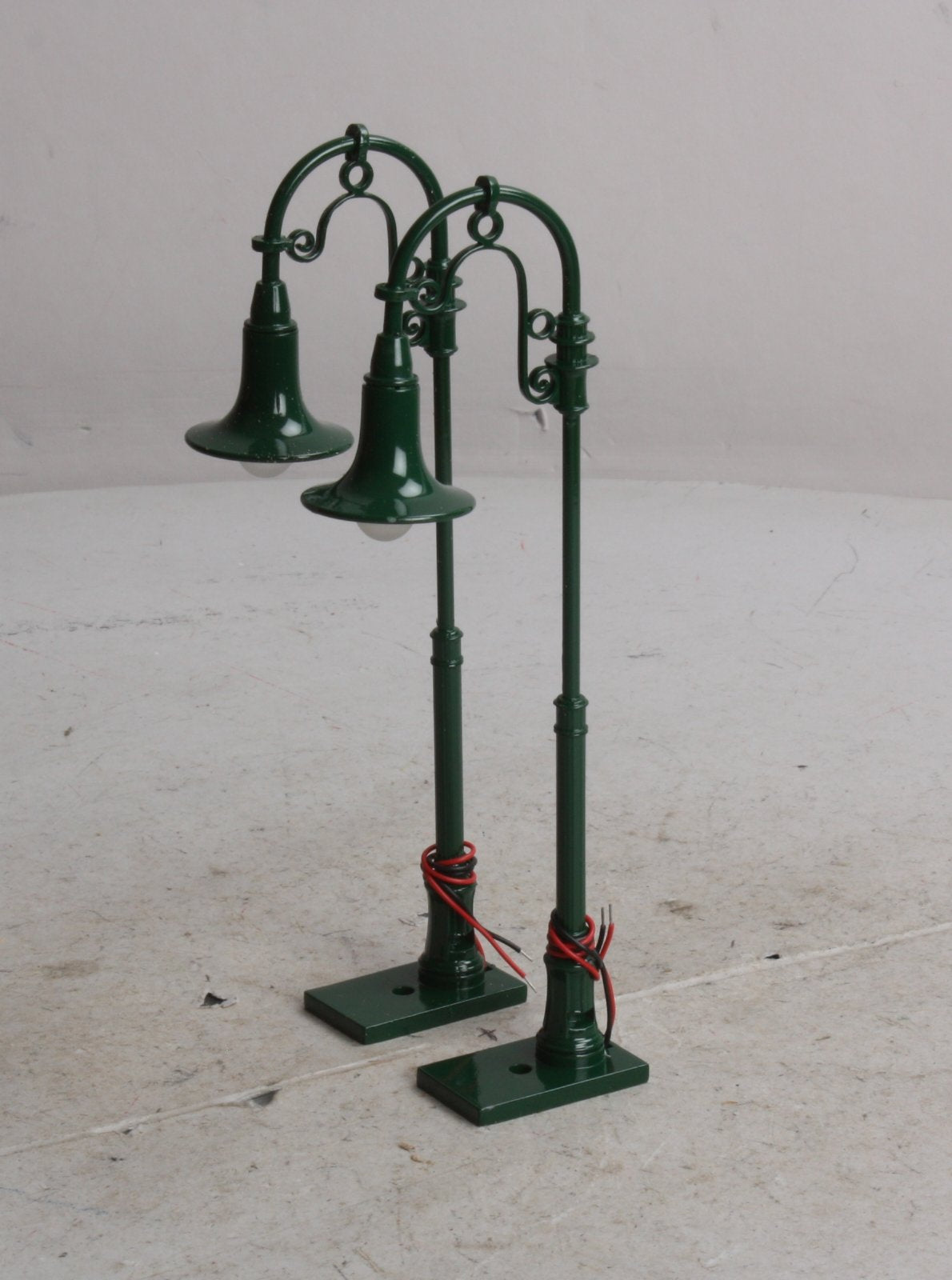 Lionel 6-14119 Green Mainline Gooseneck Street Lamps (Box of 2)