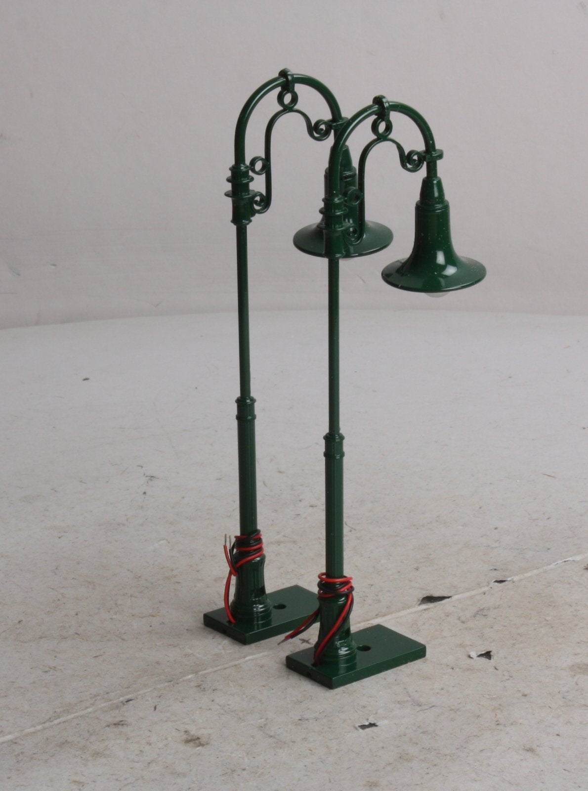 Lionel 6-14119 Green Mainline Gooseneck Street Lamps (Box of 2)