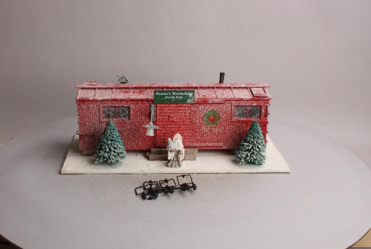 USA Trains 1940C G Christmas Santa's Workshop North Pole with Smoke