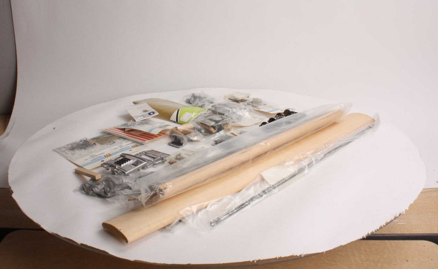 Walthers 933-3642 O Scale 2-Rail Wooden & Metal Gas/Electric Car Kit