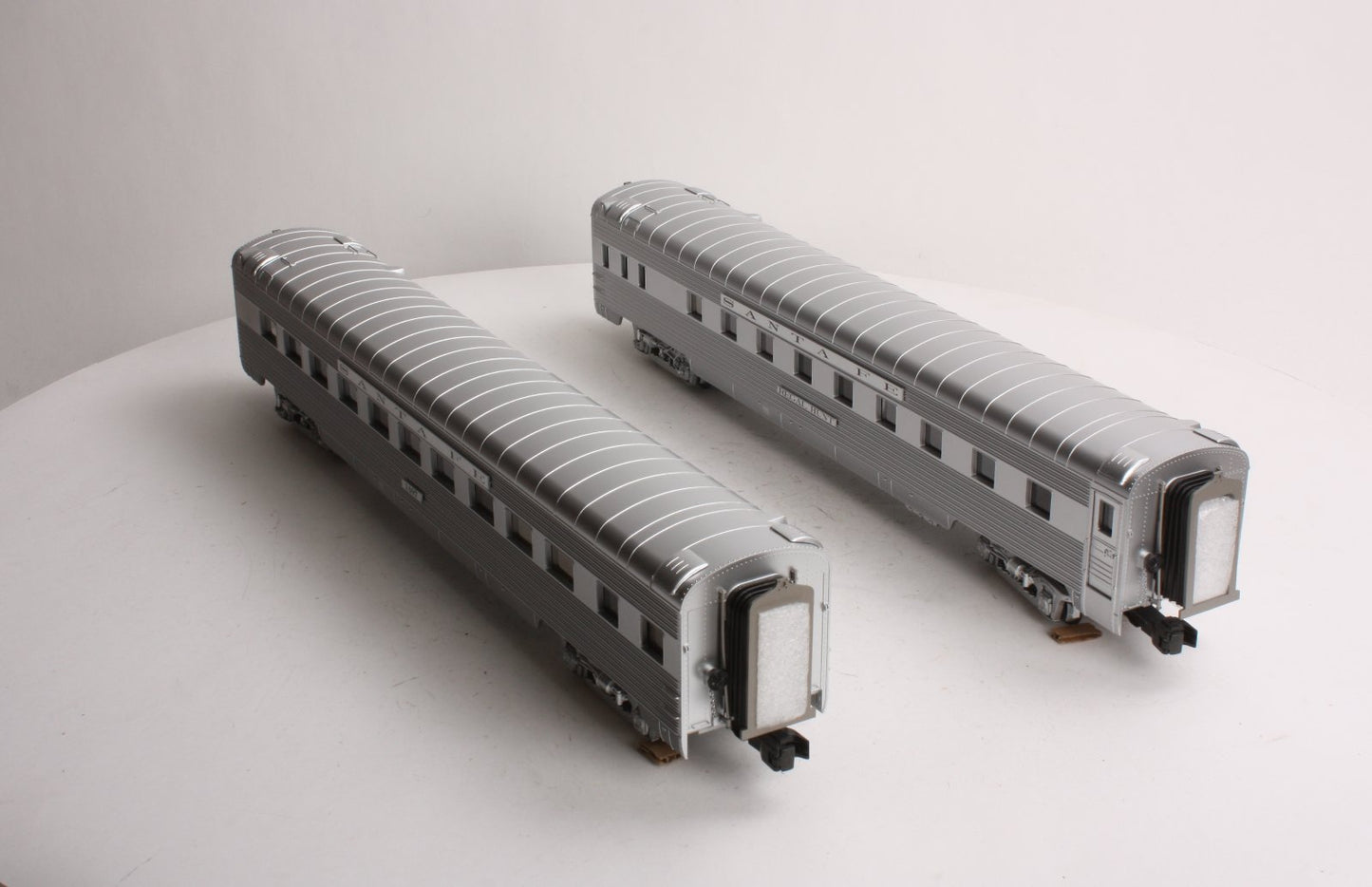 MTH 20-66196 O Santa Fe 70' Streamlined Sleeper/Diner Set (Set of 2)