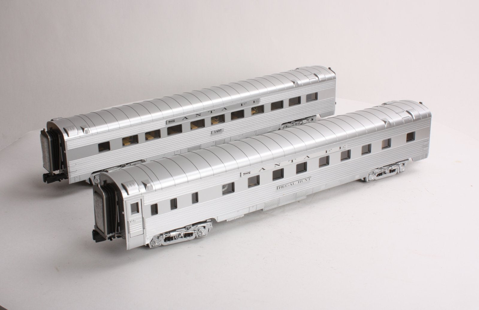 MTH 20-66196 O Santa Fe 70' Streamlined Sleeper/Diner Set (Set of 2)