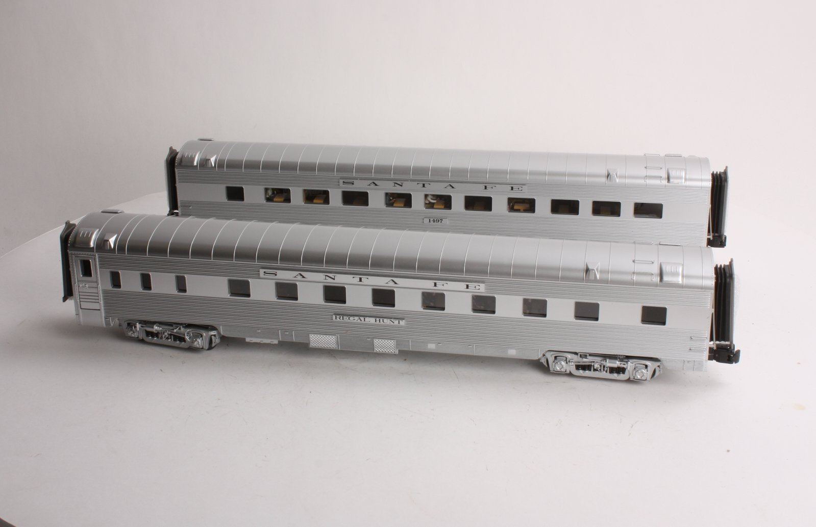 MTH 20-66196 O Santa Fe 70' Streamlined Sleeper/Diner Set (Set of 2)