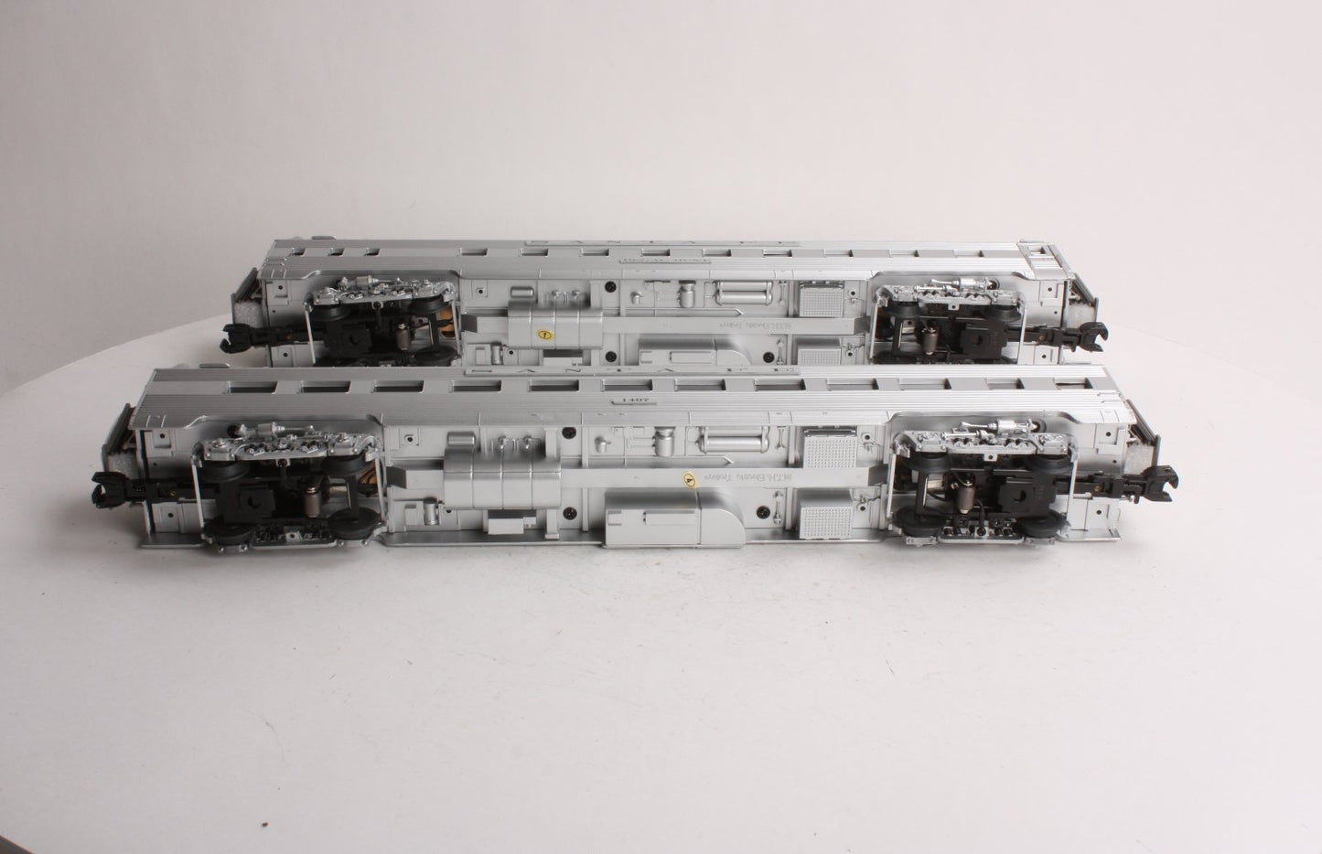 MTH 20-66196 O Santa Fe 70' Streamlined Sleeper/Diner Set (Set of 2)