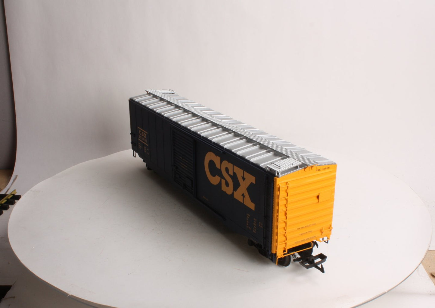USA Trains R19308A G CSX 50' Boxcar #555801