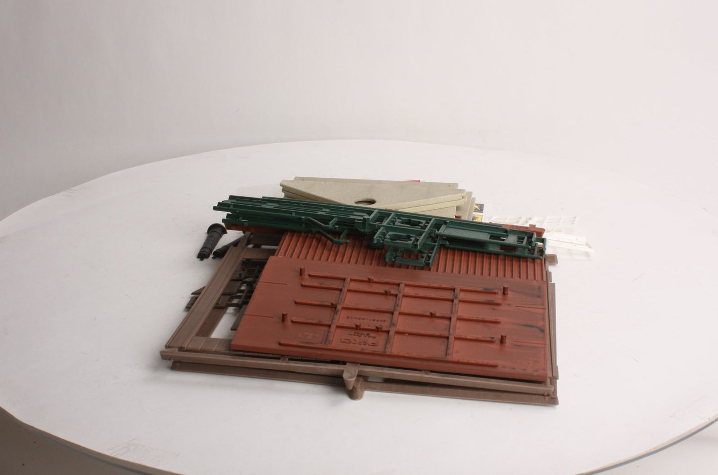 Piko 63002 G Scale Crossing Keepers House