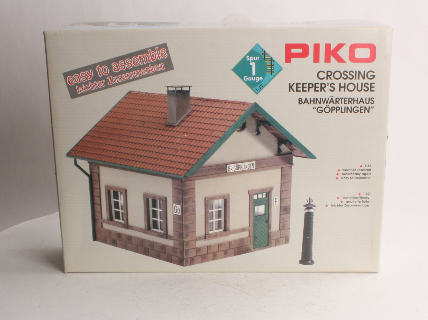 Piko 63002 G Scale Crossing Keepers House