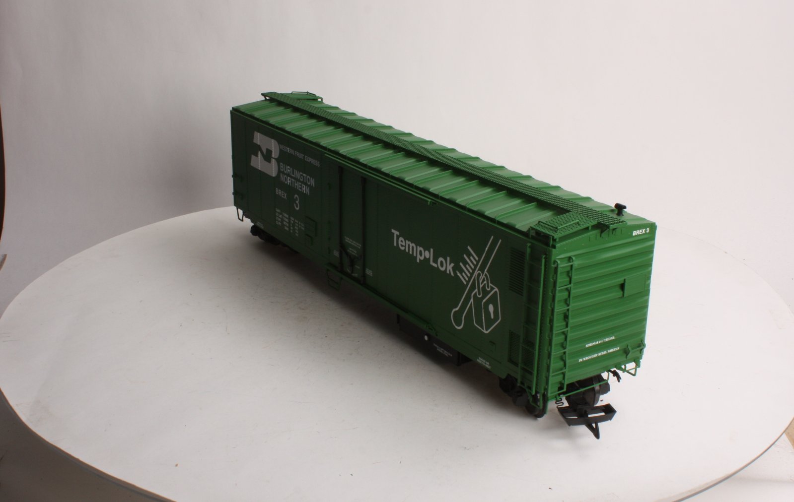 USA Trains R16706 G Burlington Northern 50' Mechanical Refrigerator Car #3 Green