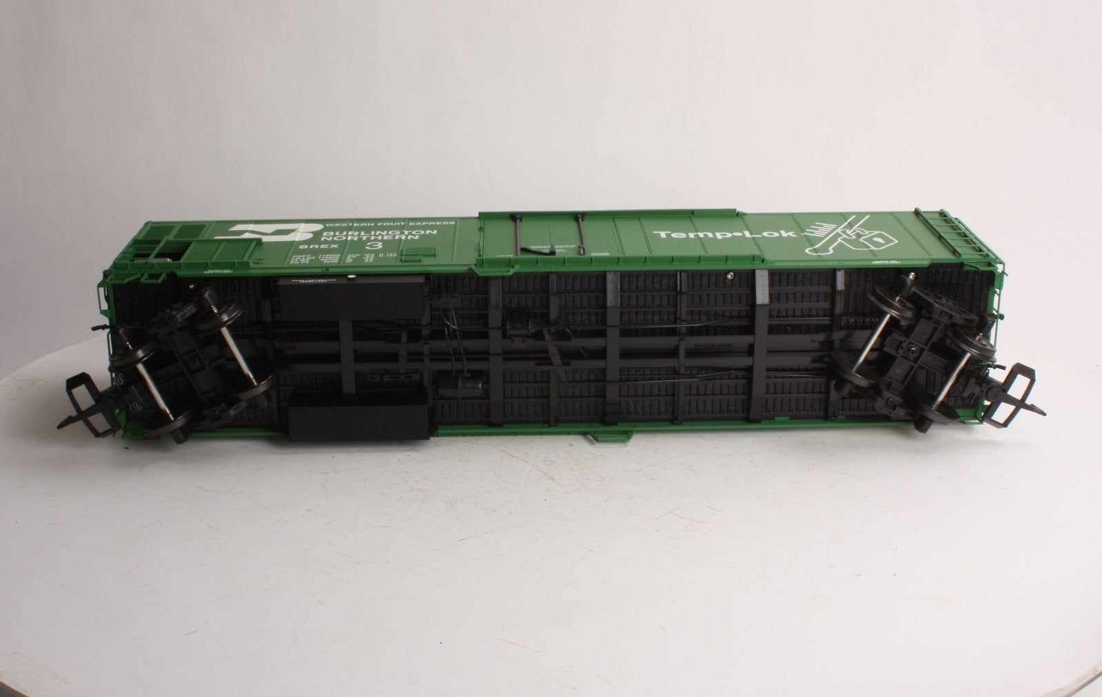 USA Trains R16706 G Burlington Northern 50' Mechanical Refrigerator Car #3 Green