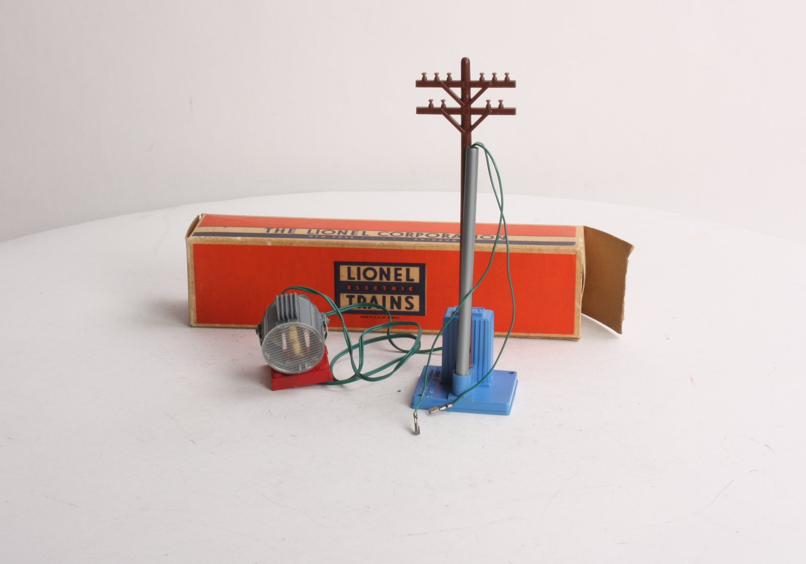Lionel 3530-50 Vintage O Transformer Pole in Separate Sale Box