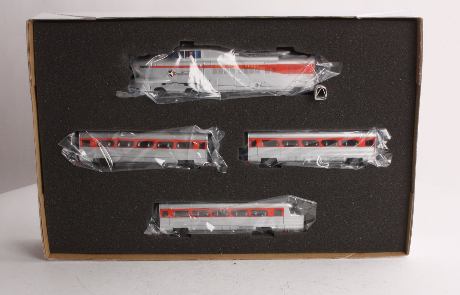 Con-Cor 8744 HO Union Pacific AeroTrain Coach (Set of 3)