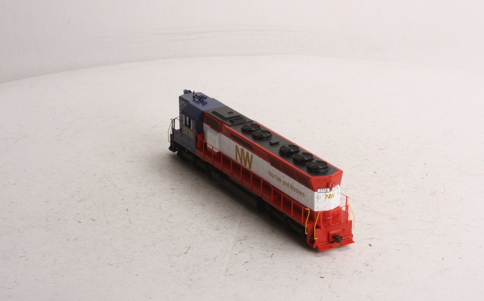 Athearn 95416 HO N&W/Bicentennial RTR SD45 Diesel Locomotive #1776