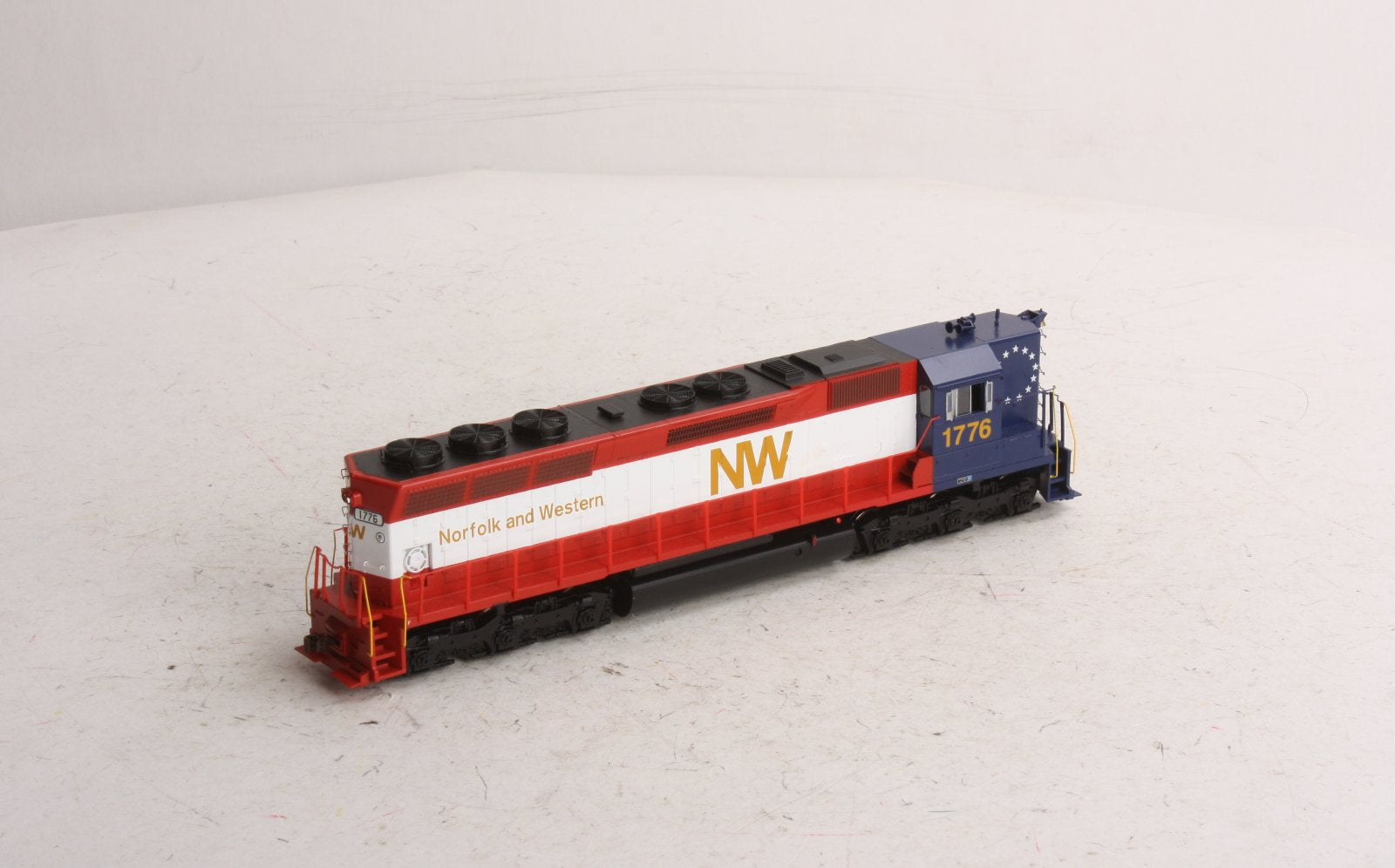 Athearn 95416 HO N&W/Bicentennial RTR SD45 Diesel Locomotive #1776