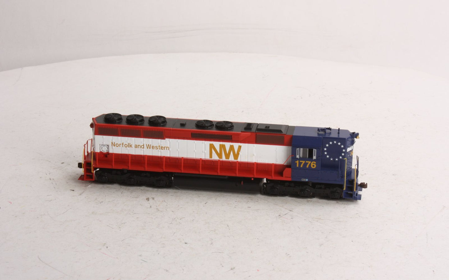 Athearn 95416 HO N&W/Bicentennial RTR SD45 Diesel Locomotive #1776