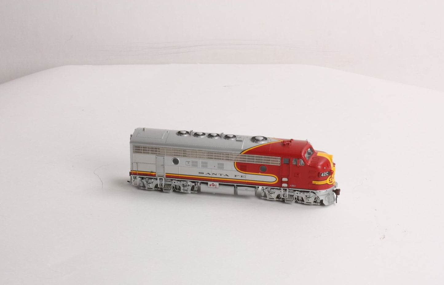 Athearn G22504 HO Santa Fe F7A Diesel Locomotive W/O Sound #42C
