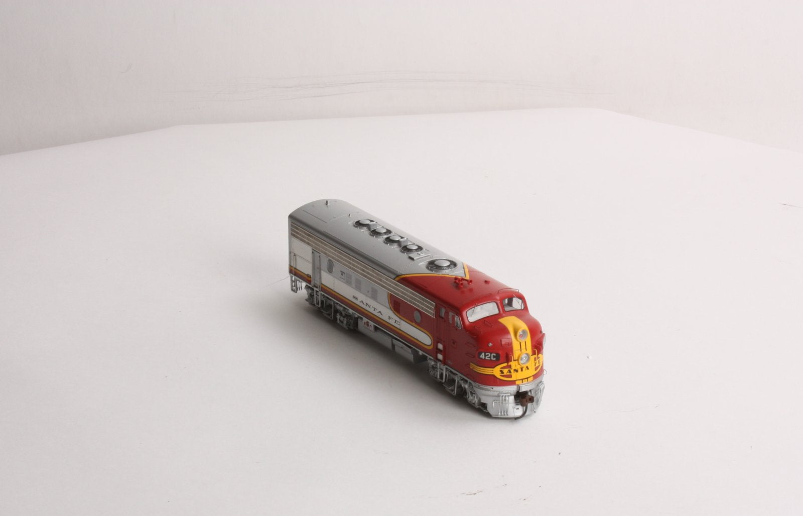 Athearn G22504 HO Santa Fe F7A Diesel Locomotive W/O Sound #42C