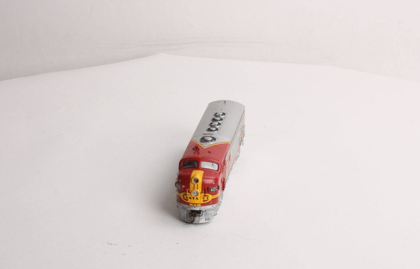 Athearn G22504 HO Santa Fe F7A Diesel Locomotive W/O Sound #42C