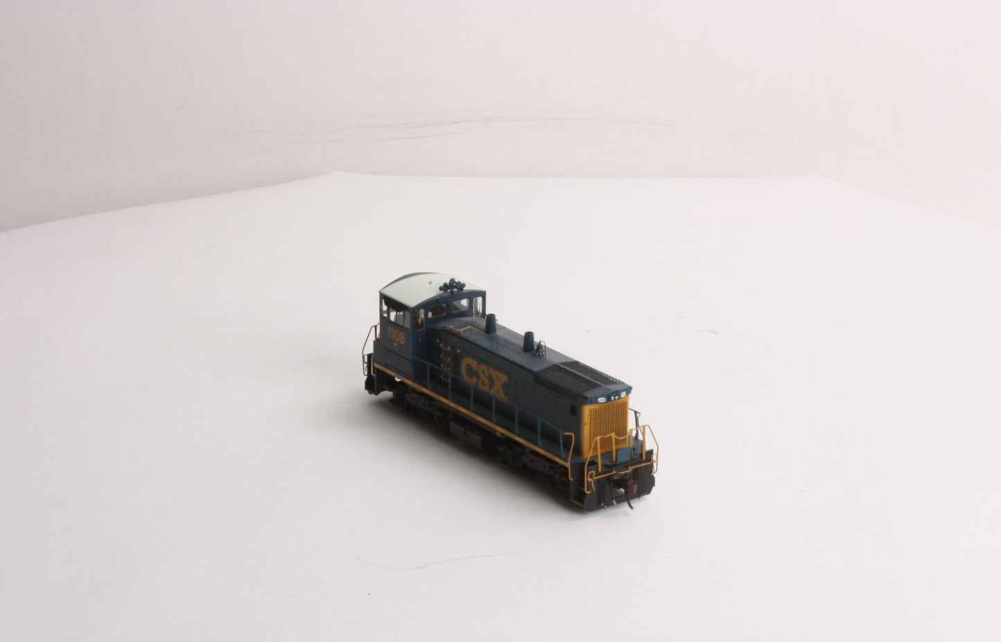 Athearn 95844 HO Scale CSX SW1500 Diesel Locomotive #1108