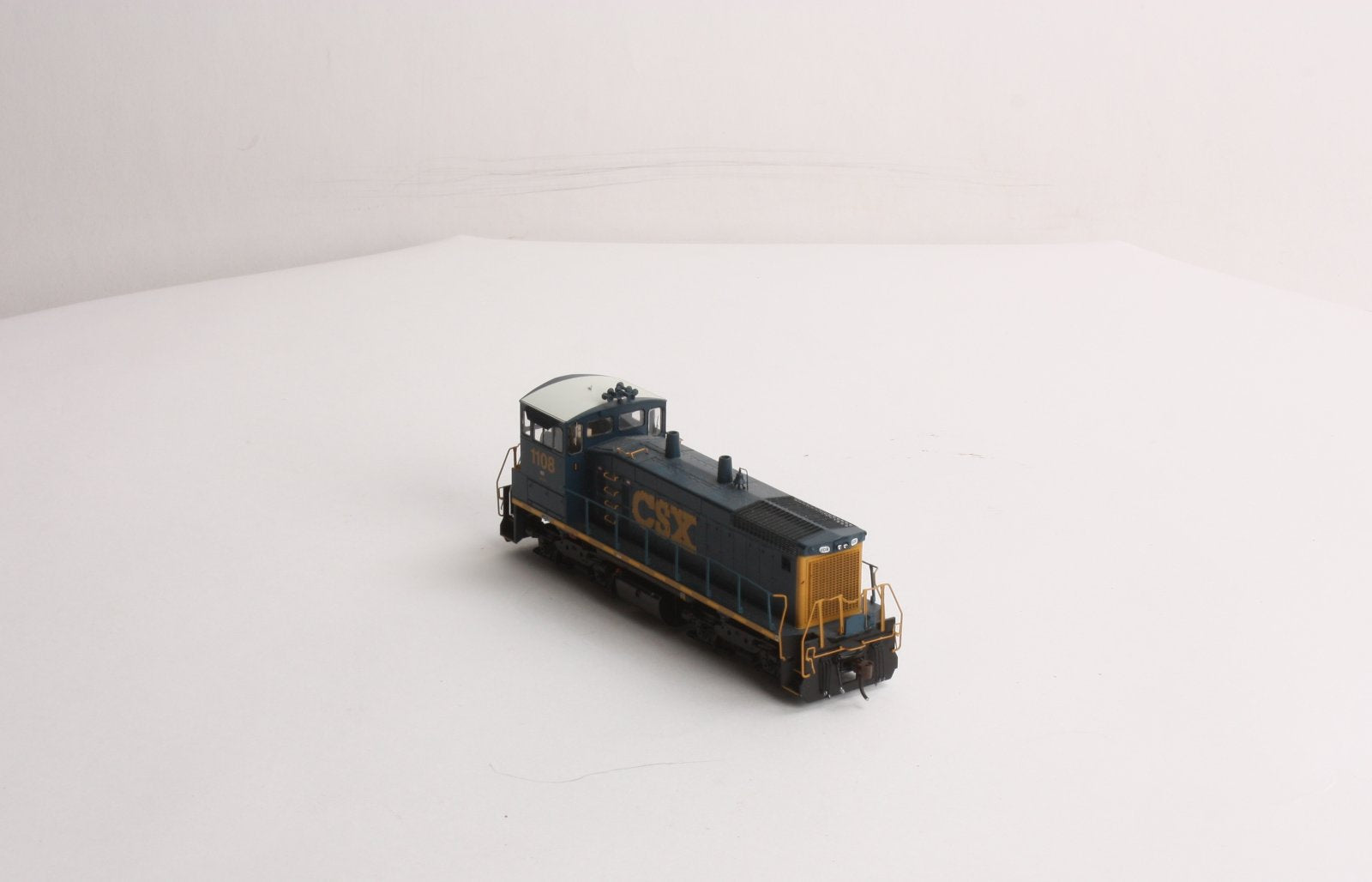 Athearn 95844 HO Scale CSX SW1500 Diesel Locomotive #1108