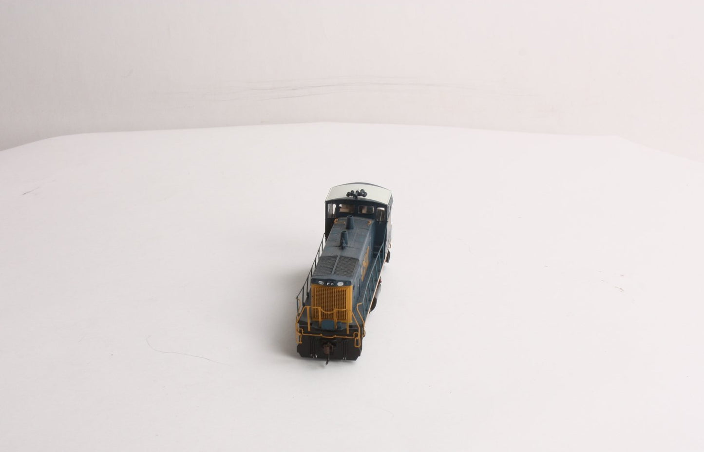 Athearn 95844 HO Scale CSX SW1500 Diesel Locomotive #1108