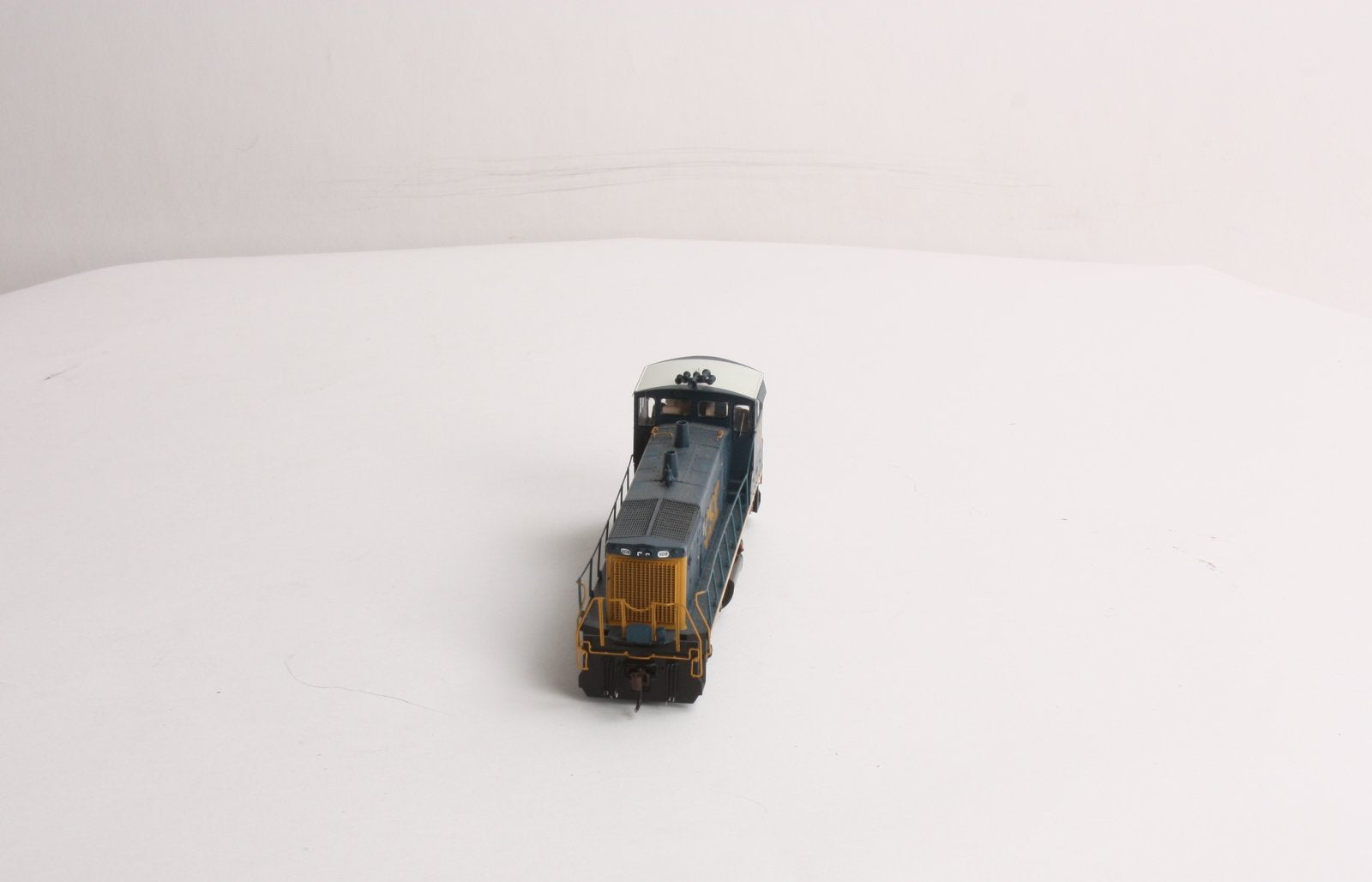 Athearn 95844 HO Scale CSX SW1500 Diesel Locomotive #1108