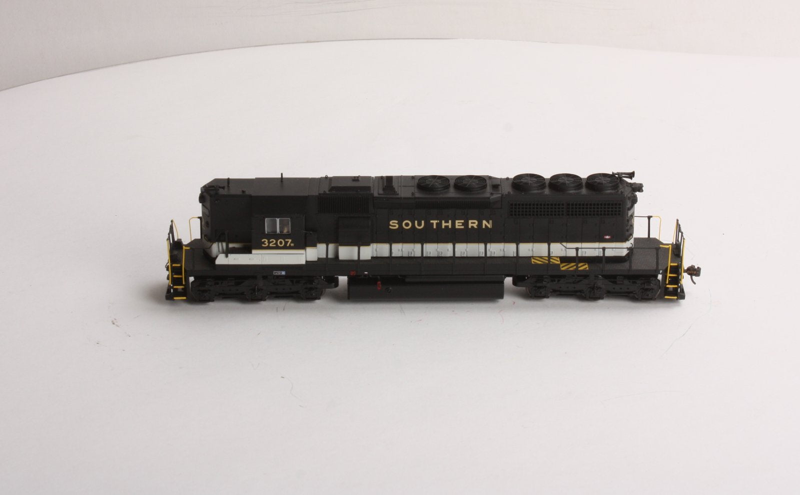 Broadway Limited 1252 HO Southern EMD SD40-2 High Hood Powered Diesel Loco #3207