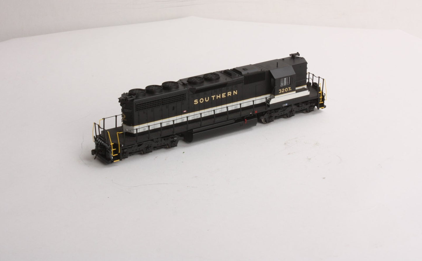Broadway Limited 1252 HO Southern EMD SD40-2 High Hood Powered Diesel Loco #3207