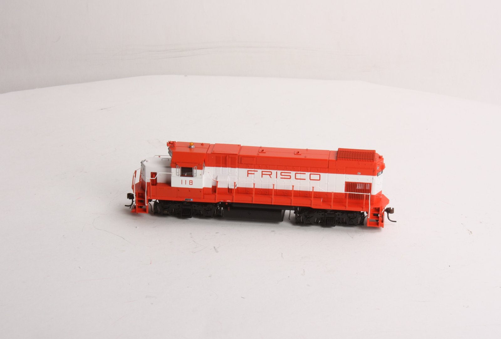 Athearn G68020 HO Scale Frisco GP15-1 Diesel Locomotive #118