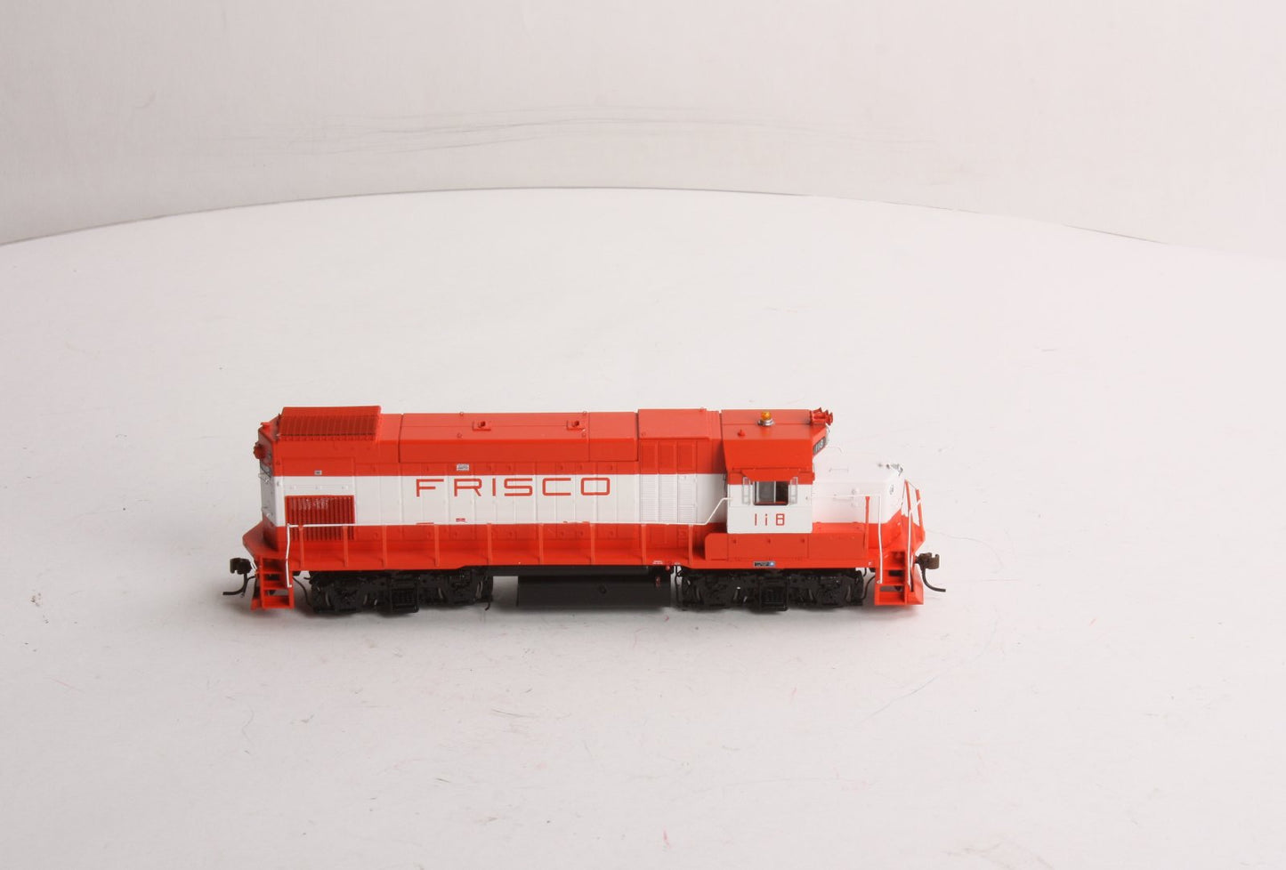 Athearn G68020 HO Scale Frisco GP15-1 Diesel Locomotive #118