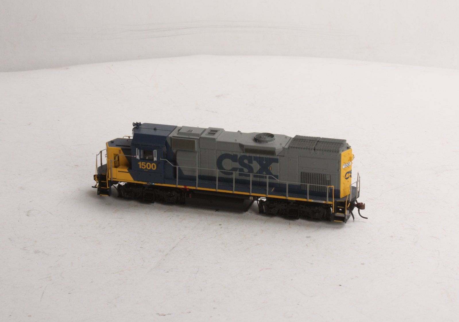 Athearn G68026 HO CSX GP15T Diesel Locomotive #1500 (DCC Ready)